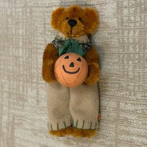 World of Miniature Bears Graham #717 Designed by Sherri Dodson